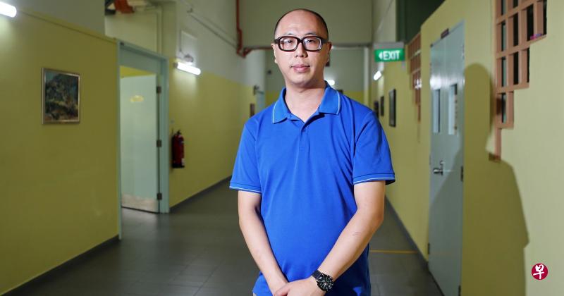 吴坤发曾患上精神分裂和淋巴癌,也因此失去工作。待他康复以后,心理卫生学院的职业中心几年前为他配对工作,让人生重回正轨。(李佳颖摄) 吴坤发曾患上精神分裂和淋巴癌,也因此失去工作。待他康复以后,心理卫生学院的职业中心几年前为他配对工作,让人生重回正轨。(李佳颖摄)