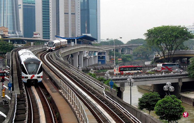 马来西亚交通部正式批准槟城兴建轻快铁,让槟州成为雪隆地区之外,全国第二个引进轻快铁的地区。图为吉隆坡的轻快铁。(星报) 马来西亚交通部正式批准槟城兴建轻快铁,让槟州成为雪隆地区之外,全国第二个引进轻快铁的地区。图为吉隆坡的轻快铁。(星报)