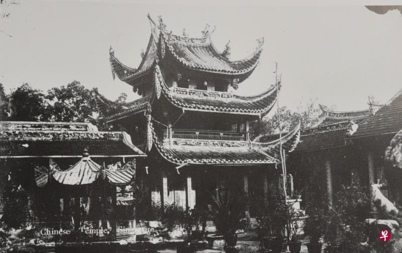 双林寺钟鼓楼旧照片显示最早的钟鼓楼采用福州式风格，角脊的起翘非常陡斜。（双林寺提供　）