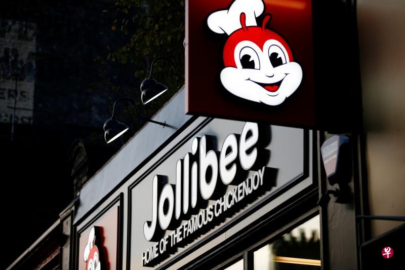 Jollibee以炸鸡快餐连锁店出名,在菲律宾经营3195家餐馆。图为Jollibee在英国伦敦的店面。(路透社) Jollibee以炸鸡快餐连锁店出名,在菲律宾经营3195家餐馆。图为Jollibee在英国伦敦的店面。(路透社)