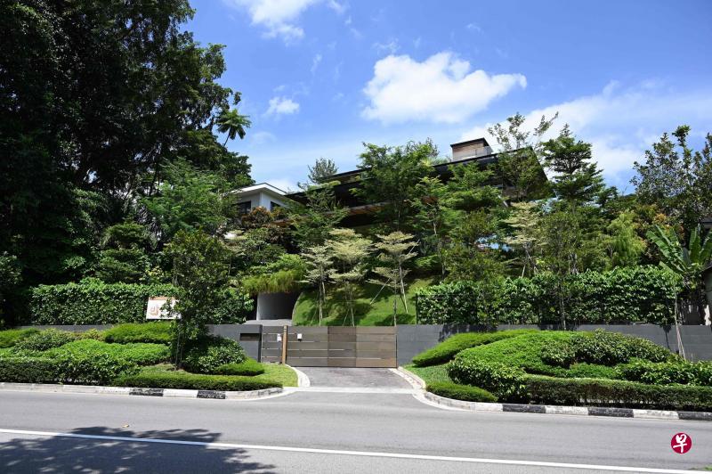 面向植物园的50号古鲁尼路优质洋房,所处地势较高,可俯瞰植物园,有室内瀑布、花园和泳池。(法新社) 面向植物园的50号古鲁尼路优质洋房,所处地势较高,可俯瞰植物园,有室内瀑布、花园和泳池。(法新社)