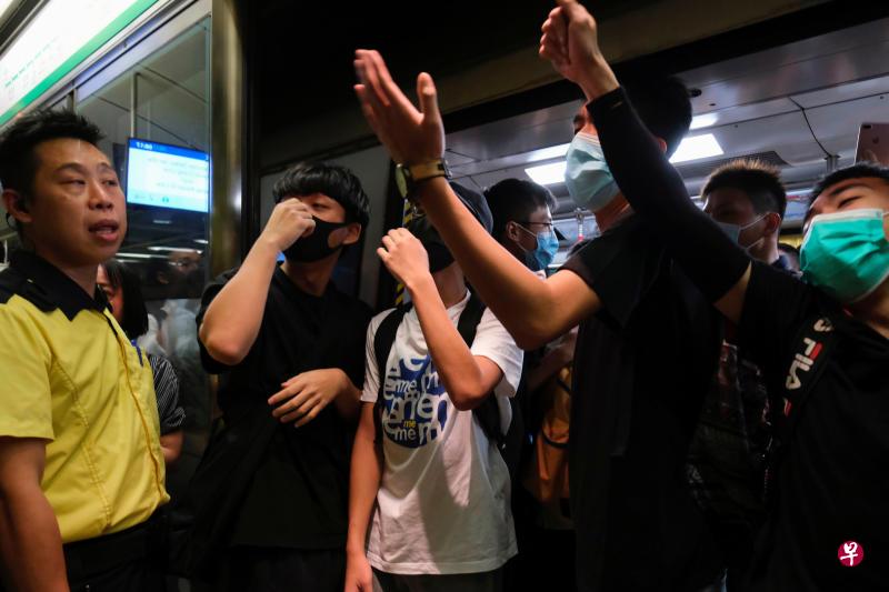 “全港大塞车”的“不合作运动”使得港铁部分列车一度服务暂停。(路透社) “全港大塞车”的“不合作运动”使得港铁部分列车一度服务暂停。(路透社)