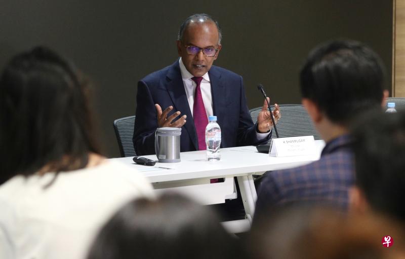 新加坡内政部长兼律政部长尚穆根说:《新加坡调解公约》的制定对新加坡而言,是非常重要和具历史意义的一项举措。(林泽锐摄) 新加坡内政部长兼律政部长尚穆根说:《新加坡调解公约》的制定对新加坡而言,是非常重要和具历史意义的一项举措。(林泽锐摄)