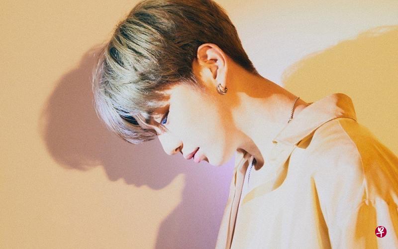 姜丹尼尔上周四推个人专辑,首周预售破45万张。(互联网) 姜丹尼尔上周四推个人专辑,首周预售破45万张。(互联网)