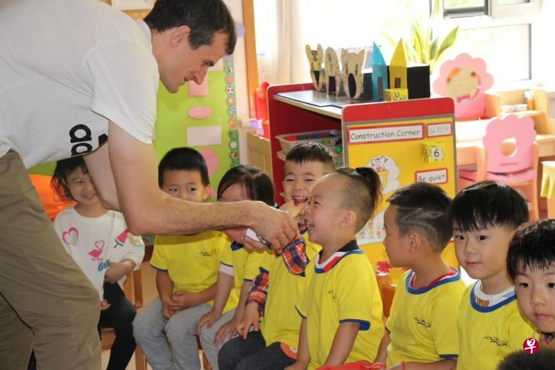 新加坡教育集团科思达(Crestar)在辽宁开办多家幼儿园,国际化的师资团队是卖点之一。(科思达提供) 新加坡教育集团科思达(Crestar)在辽宁开办多家幼儿园,国际化的师资团队是卖点之一。(科思达提供)