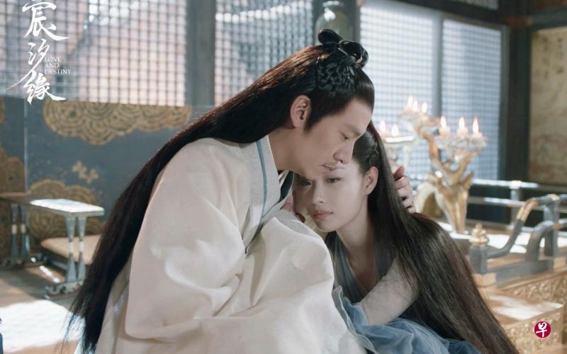 中国古装玄幻剧《宸汐缘》是台湾演员张震(左)出道28年以来首部电视剧,和中国大陆女星倪妮合作。(互联网) 中国古装玄幻剧《宸汐缘》是台湾演员张震(左)出道28年以来首部电视剧,和中国大陆女星倪妮合作。(互联网)