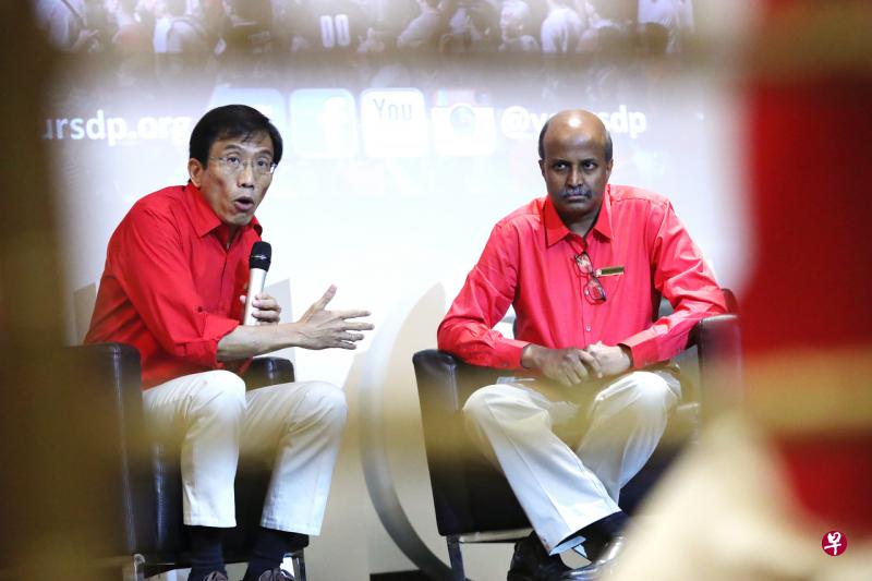 新加坡民主党秘书长徐顺全(左)和党主席淡马亚星期天上午将带领80多名党员和义工,前往荷兰—武吉知马和马西岭—油池两个集选区,及武吉巴督、武吉班让和裕华三个单选区展开走访活动。 新加坡民主党秘书长徐顺全(左)和党主席淡马亚星期天上午将带领80多名党员和义工,前往荷兰—武吉知马和马西岭—油池两个集选区,及武吉巴督、武吉班让和裕华三个单选区展开走访活动。