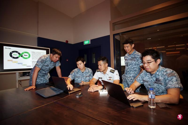 新加坡空军部队在空军博物馆内开辟创新培育中心，协助落实空军人员的创新点子。（李佳颖摄）