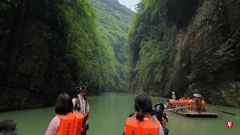 彭水地方政府积极打造阿依河景区旅游,创造就业多元化,民众收入大幅改善。(王纬温摄) 彭水地方政府积极打造阿依河景区旅游,创造就业多元化,民众收入大幅改善。(王纬温摄)