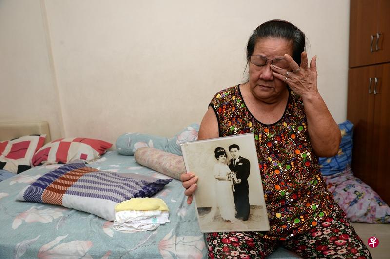 陈拉在提到自己的情况时一度哽咽。(潘丰源摄) 陈拉在提到自己的情况时一度哽咽。(潘丰源摄)