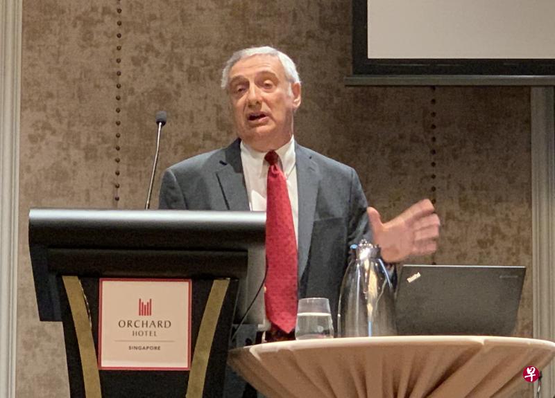 乔尔·莫基尔认为,中国和欧洲在科学科技自16世纪开始出现此消彼长的发展。(郭嘉惠摄) 乔尔·莫基尔认为,中国和欧洲在科学科技自16世纪开始出现此消彼长的发展。(郭嘉惠摄)