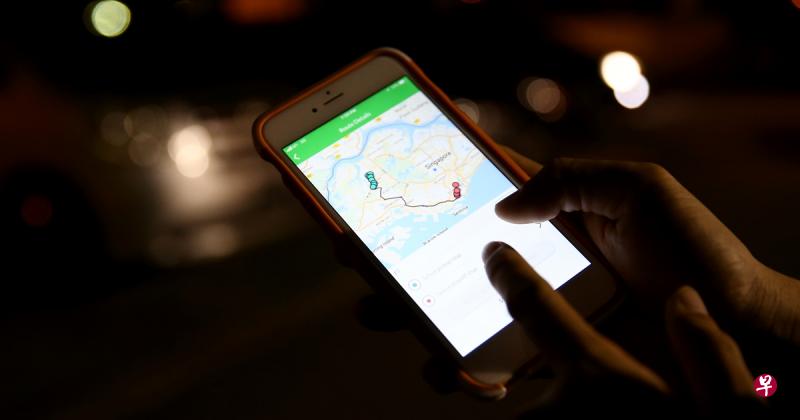 点对点载客服务监管框架明年6月生效后,大型德士和私召车业者必须持有相关执照,才能提供路边载客或电召服务。(档案照) 点对点载客服务监管框架明年6月生效后,大型德士和私召车业者必须持有相关执照,才能提供路边载客或电召服务。(档案照)