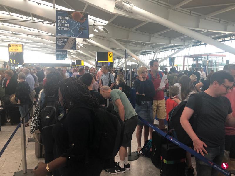 英国航空公司(British Airways)因信息技术系统出现故障,数百次航班被取消或延误,多名乘客因无法登机滞留在机场。(路透社) 英国航空公司(British Airways)因信息技术系统出现故障,数百次航班被取消或延误,多名乘客因无法登机滞留在机场。(路透社)