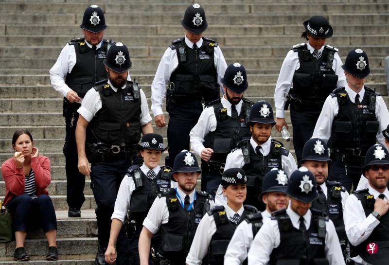 50名英国警察将在“严密监督”下进行为期三个月的“面部识别技术”试用。(法新社) 50名英国警察将在“严密监督”下进行为期三个月的“面部识别技术”试用。(法新社)