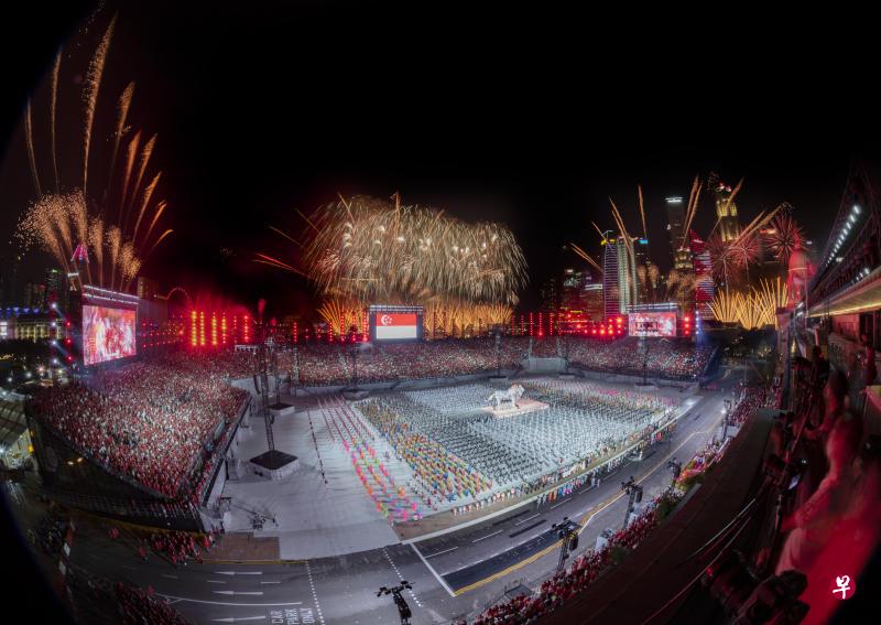 尽管前方道路并不明朗,就如李总理所说,我们必须继续打造新加坡,注入新活力,也必须勇于创新,把握先机。(唐家鸿摄) 尽管前方道路并不明朗,就如李总理所说,我们必须继续打造新加坡,注入新活力,也必须勇于创新,把握先机。(唐家鸿摄)