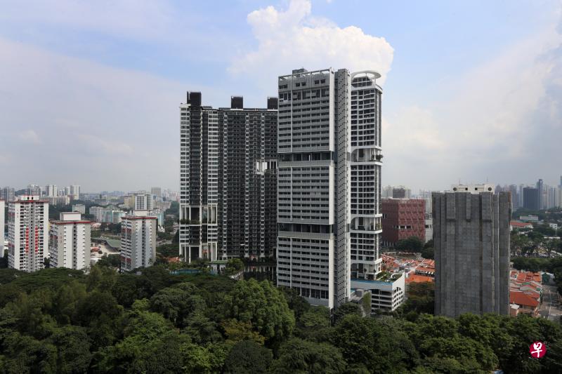 艾弗顿路一带的永久地契私宅Spottiswoode Residences(左起高楼公寓)、Spottiswoode 18和Spottiswoode Suites,右边的旧公寓是即将拆除的亚洲花园(Asia Gardens)。(林泽锐摄) 艾弗顿路一带的永久地契私宅Spottiswoode Residences(左起高楼公寓)、Spottiswoode 18和Spottiswoode Suites,右边的旧公寓是即将拆除的亚洲花园(Asia Gardens)。(林泽锐摄)