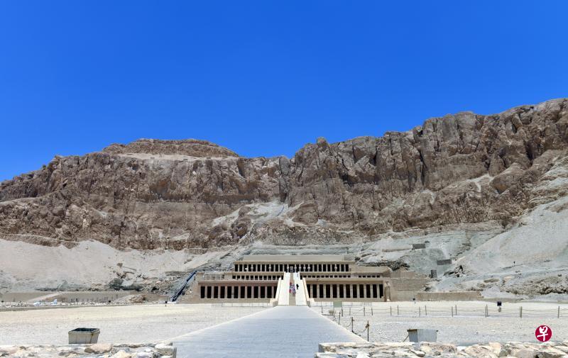 帝王谷中的女王哈谢普苏特祭庙,美丽而独特。 帝王谷中的女王哈谢普苏特祭庙,美丽而独特。