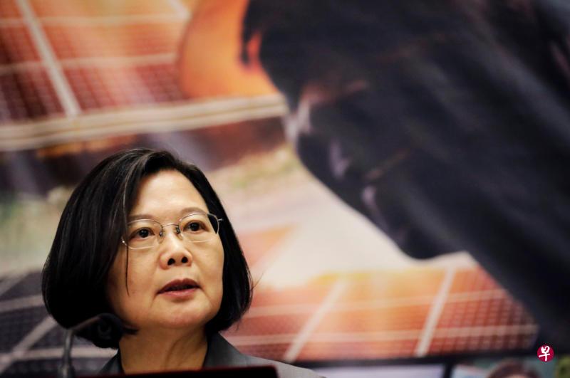 目前台湾各政治势力正在进行新一轮的分化组合,笔者观之,2020年大选于蔡英文有利,其继续连任的可能性很大。(路透社) 目前台湾各政治势力正在进行新一轮的分化组合,笔者观之,2020年大选于蔡英文有利,其继续连任的可能性很大。(路透社)
