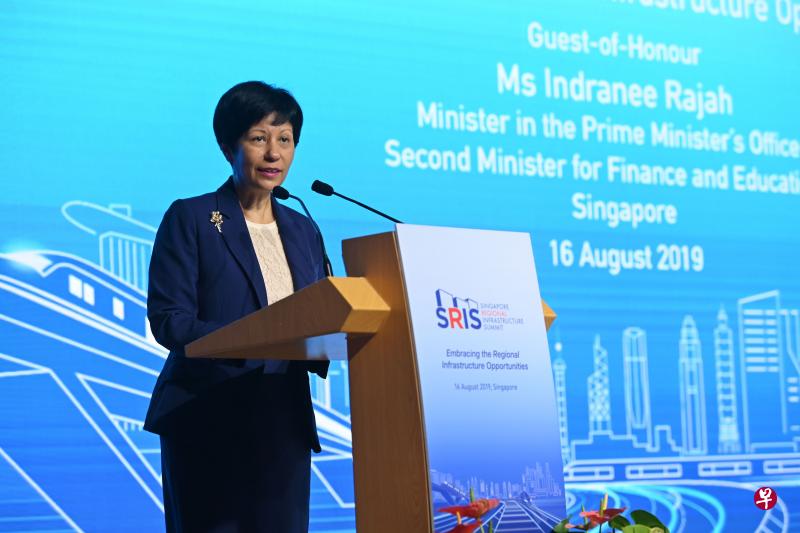 投资者担心基础设施项目的回报率低,总理公署部长英兰妮呼吁各国政府调控风险。(新加坡工商联合总会提供) 投资者担心基础设施项目的回报率低,总理公署部长英兰妮呼吁各国政府调控风险。(新加坡工商联合总会提供)