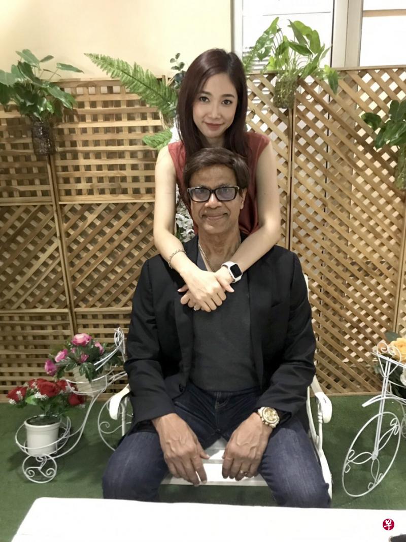 戈宾纳丹和33岁的新任妻子丽娜。(医生提供照片) 戈宾纳丹和33岁的新任妻子丽娜。(医生提供照片)