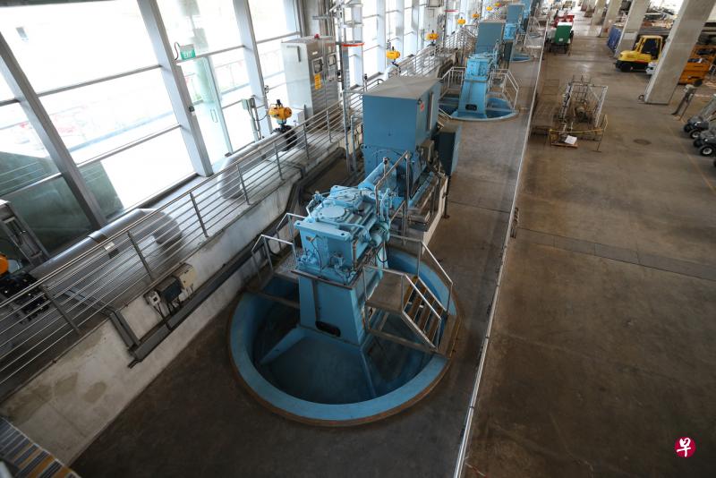 考虑到当海平面上升时，滨海堤坝的（Marina Barrage）一个水泵房（pump house）将不足以应对涨潮时庞大的雨势。（通讯及新闻部提供） 