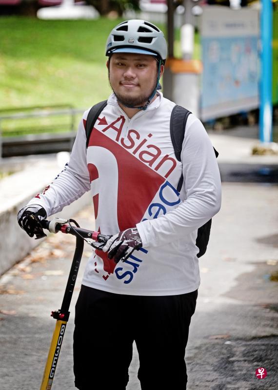 利勇亨说,只要大家愿意互相礼让与包容,个人代步工具使用者和行人可以很好地共用空间。 利勇亨说,只要大家愿意互相礼让与包容,个人代步工具使用者和行人可以很好地共用空间。