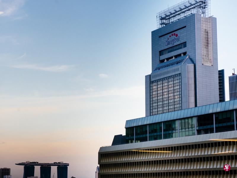 本地电信市场竞争日益激烈,业界“一哥”新电信凭借广阔国外市场和多元化收入令投资者对它青睐有加。(档案照) 本地电信市场竞争日益激烈,业界“一哥”新电信凭借广阔国外市场和多元化收入令投资者对它青睐有加。(档案照)