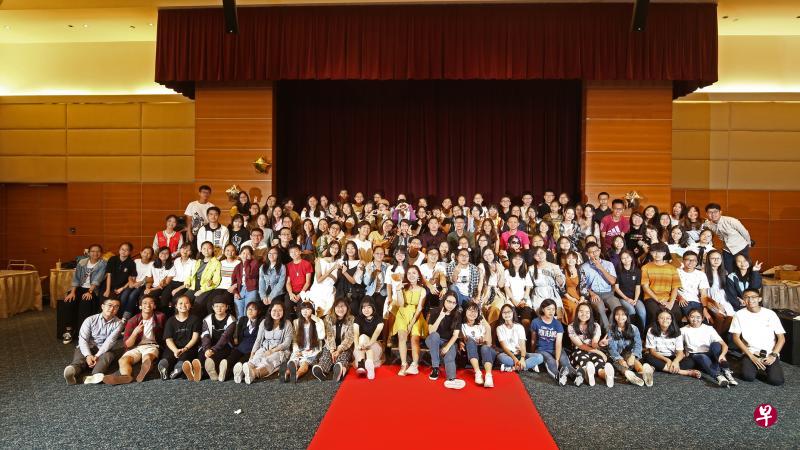 联合学生通讯员大家庭上周六在报业中心礼堂共度了愉快的夜晚。 联合学生通讯员大家庭上周六在报业中心礼堂共度了愉快的夜晚。