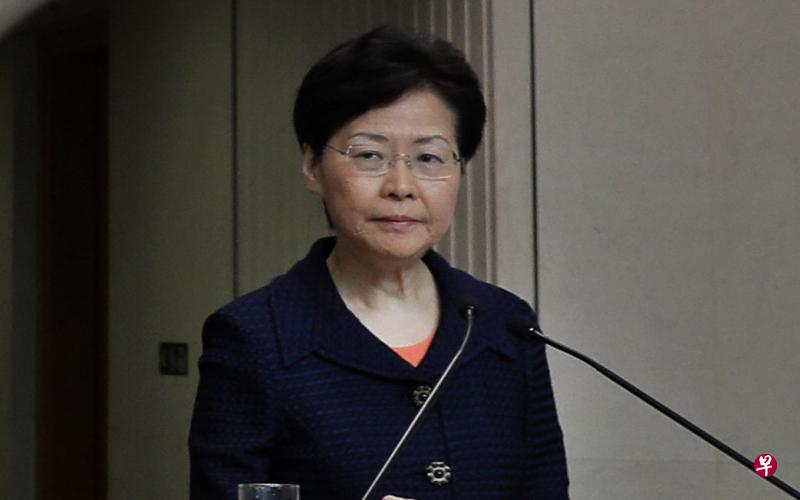 林郑月娥表示,自己和所有司局长都很愿意到基层社区沟通,同时透露本周将与过去曾打算构建平台的不同“有心人”会晤。(美联社) 林郑月娥表示,自己和所有司局长都很愿意到基层社区沟通,同时透露本周将与过去曾打算构建平台的不同“有心人”会晤。(美联社)