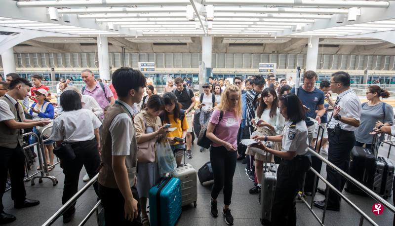 临时禁制令下，香港机场近来已逐步恢复正常运作。（彭博社档案照）