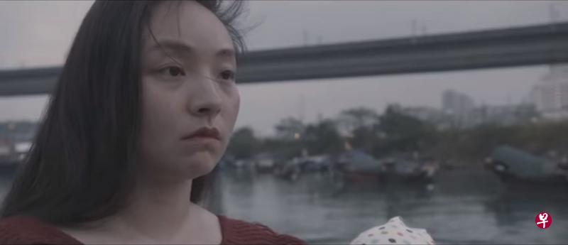 曾美慧孜在《三夫》演出低智妓女。(互联网) 曾美慧孜在《三夫》演出低智妓女。(互联网)