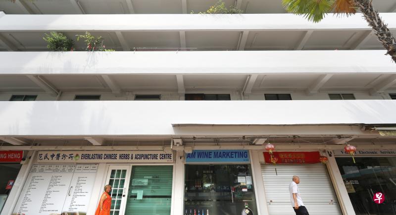受选择性整体重建计划影响的麦波申巷居民和店主,料于2023年第四季或隔年第一季之前搬离,多数人受访时表示既期待又不舍。(梁伟康摄) 受选择性整体重建计划影响的麦波申巷居民和店主,料于2023年第四季或隔年第一季之前搬离,多数人受访时表示既期待又不舍。(梁伟康摄)