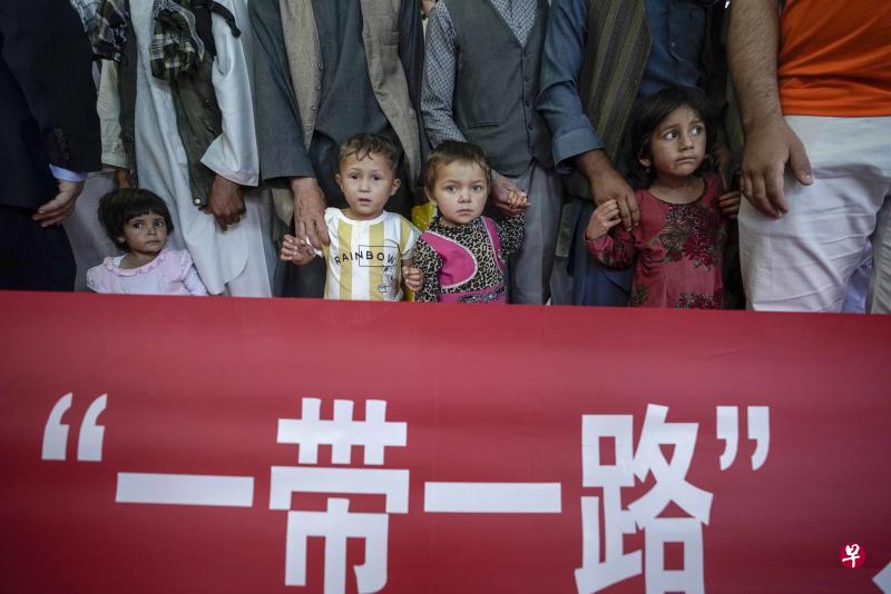 根据“一带一路”大病患儿人道救助计划,阿富汗患儿将分别在中国新疆维吾尔自治区人民医院及其他医院接受免费救治。(新华社) 根据“一带一路”大病患儿人道救助计划,阿富汗患儿将分别在中国新疆维吾尔自治区人民医院及其他医院接受免费救治。(新华社)