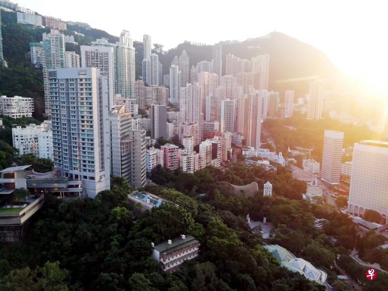随着政治事件升温,香港楼价预计8月跌幅会再扩大。(香港中通社) 随着政治事件升温,香港楼价预计8月跌幅会再扩大。(香港中通社)