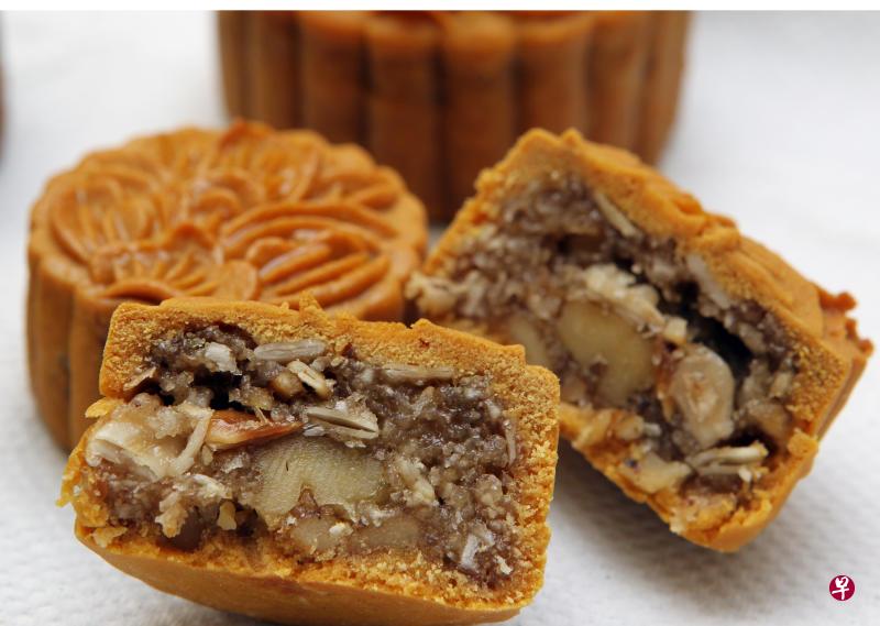 吃五仁月饼宜喝山楂乌龙茶。（档案照）