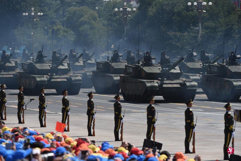 今年10月1日在天安门广场举行的中国70周年国庆庆祝活动的阅兵规模,预料将比2015年纪念抗战胜利70周年时更大。(法新社) 今年10月1日在天安门广场举行的中国70周年国庆庆祝活动的阅兵规模,预料将比2015年纪念抗战胜利70周年时更大。(法新社)