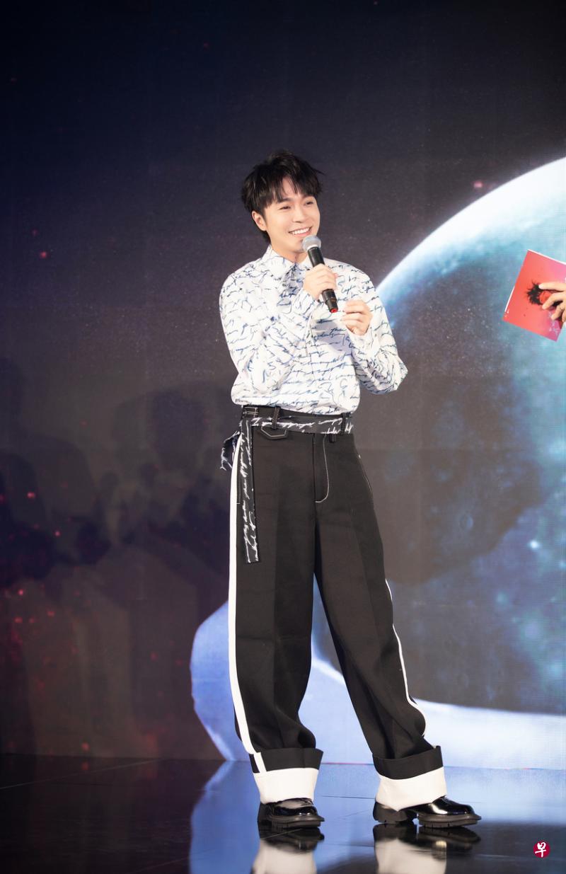 吴青峰在北京举行《太空人》新专辑记者会。(环球音乐) 吴青峰在北京举行《太空人》新专辑记者会。(环球音乐)