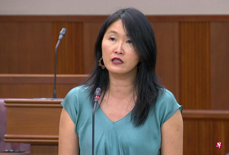 林珊珊对经常上网的青少年成为商家剥削的对象表示关注。(档案照片) 林珊珊对经常上网的青少年成为商家剥削的对象表示关注。(档案照片)