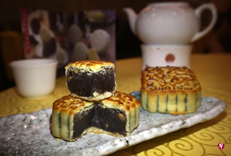 建议患者多咀嚼月饼,帮助消化。(档案照) 建议患者多咀嚼月饼,帮助消化。(档案照)