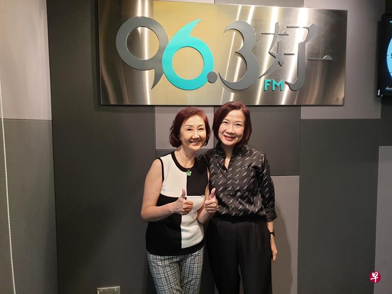 本地艺人林茹萍昨作客96.3好FM安娜主持《娜些美好的》。(张晓鹏摄) 本地艺人林茹萍昨作客96.3好FM安娜主持《娜些美好的》。(张晓鹏摄)