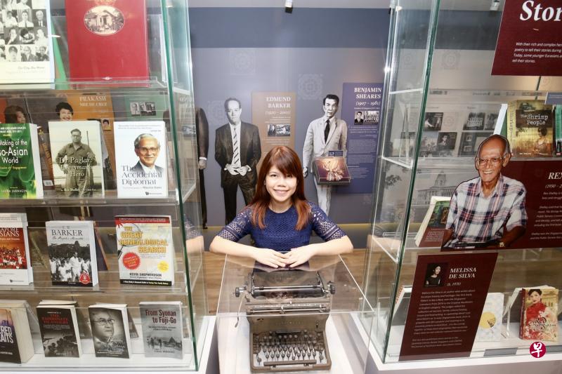 乐琳感谢她的父亲坚持让她从小修读华文,让她如今能以流利的双语向更多国人介绍欧亚人族群的发展历程。(邬福梁摄) 乐琳感谢她的父亲坚持让她从小修读华文,让她如今能以流利的双语向更多国人介绍欧亚人族群的发展历程。(邬福梁摄)