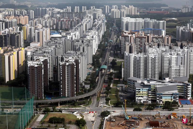 政府放宽购买新组屋的月入顶限后,共有370组符合新收入资格的买家在本月新组屋销售活动中提出申请。(档案照片) 政府放宽购买新组屋的月入顶限后,共有370组符合新收入资格的买家在本月新组屋销售活动中提出申请。(档案照片)