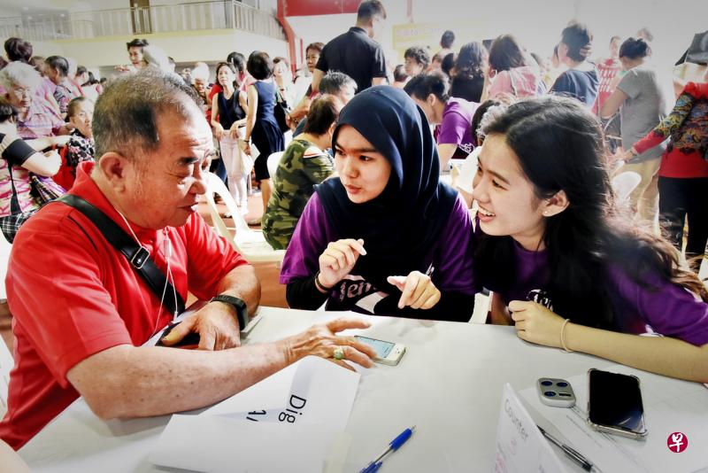 新加坡积极采纳数码科技,在商界、政府乃至广大社会推动经济转型,连续第二年在世界数码竞争力排行榜中名列第二,也是前五名中唯一的亚洲经济体。(档案照) 新加坡积极采纳数码科技,在商界、政府乃至广大社会推动经济转型,连续第二年在世界数码竞争力排行榜中名列第二,也是前五名中唯一的亚洲经济体。(档案照)