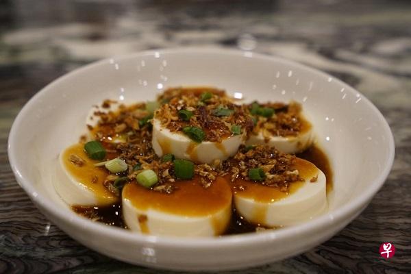 冷豆腐。(金叶餐厅提供) 冷豆腐。(金叶餐厅提供)
