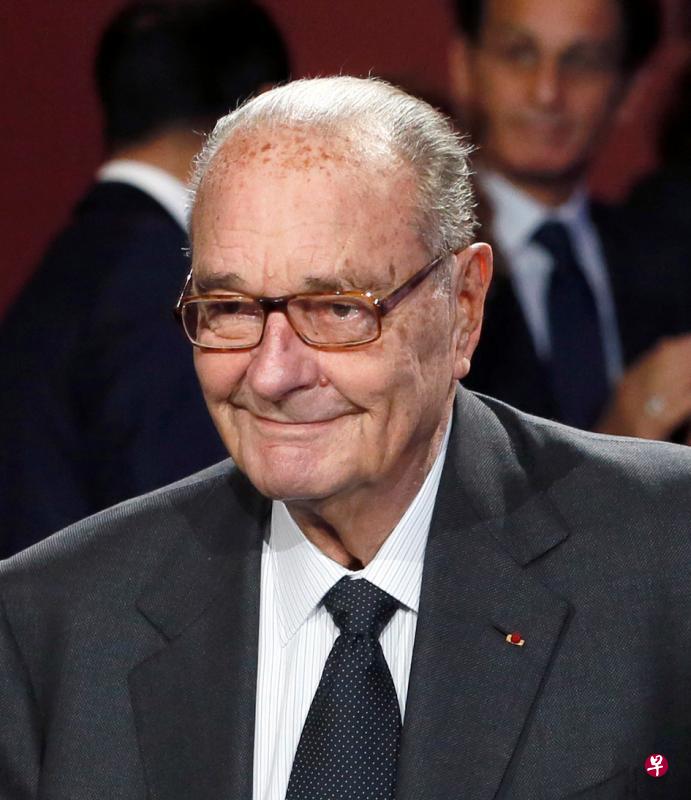 希拉克2014年11月在巴黎出席希拉克基金会颁奖典礼。他晚年被腐败丑闻缠身,是第一位退位后面对司法调查及检控的总统。(路透社) 希拉克2014年11月在巴黎出席希拉克基金会颁奖典礼。他晚年被腐败丑闻缠身,是第一位退位后面对司法调查及检控的总统。(路透社)