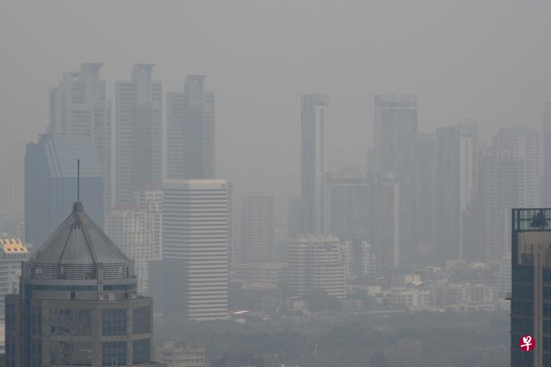 泰国首都曼谷被烟霾笼罩,多个地区的细颗粒物(PM2.5)浓度达到不健康水平。(法新社) 泰国首都曼谷被烟霾笼罩,多个地区的细颗粒物(PM2.5)浓度达到不健康水平。(法新社)