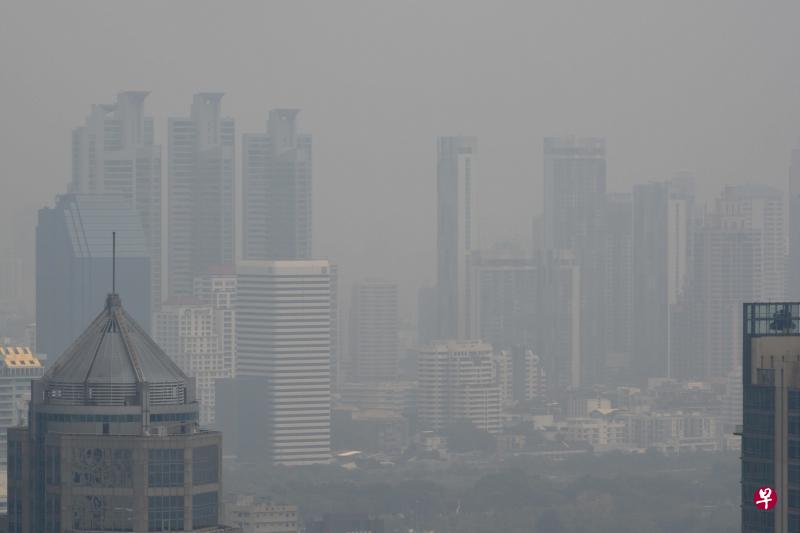 泰国首都曼谷被烟霾笼罩,多个地区的细颗粒物(PM2.5)浓度达到不健康水平。(法新社) 泰国首都曼谷被烟霾笼罩,多个地区的细颗粒物(PM2.5)浓度达到不健康水平。(法新社)
