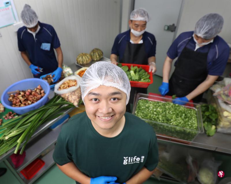 周志麒(前):在我们这个时代要拥抱互联网,改变传统模式。(陈来福摄) 周志麒(前):在我们这个时代要拥抱互联网,改变传统模式。(陈来福摄)