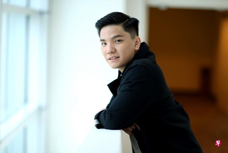 金马奖公布入围名单时许家乐正在睡觉,他醒来后看到手机上的恭喜短信,满头雾水。(龙国雄摄) 金马奖公布入围名单时许家乐正在睡觉,他醒来后看到手机上的恭喜短信,满头雾水。(龙国雄摄)