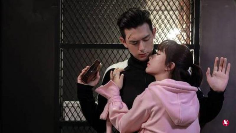 杨紫(右)剧中对李现一见钟情。(互联网) 杨紫(右)剧中对李现一见钟情。(互联网)